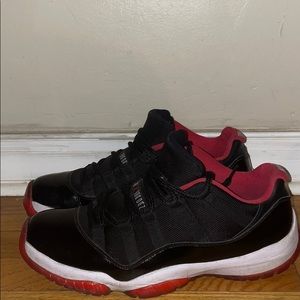 Men’s Jordan Low bred 11 size 9.5